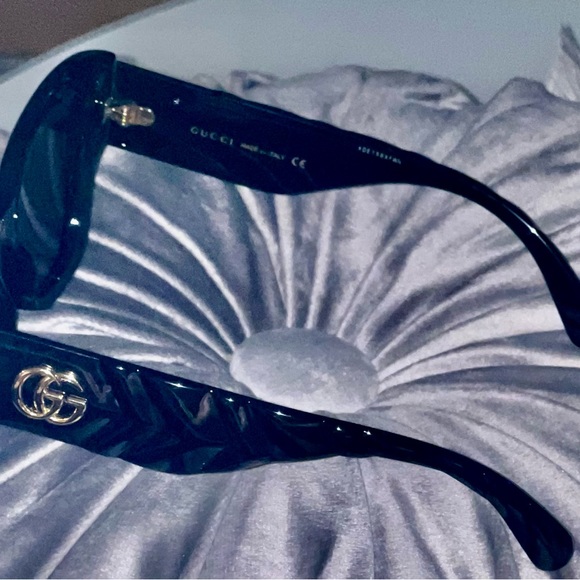 Gucci Cat Eye Sunglasses SOLD - Picture 11 of 11